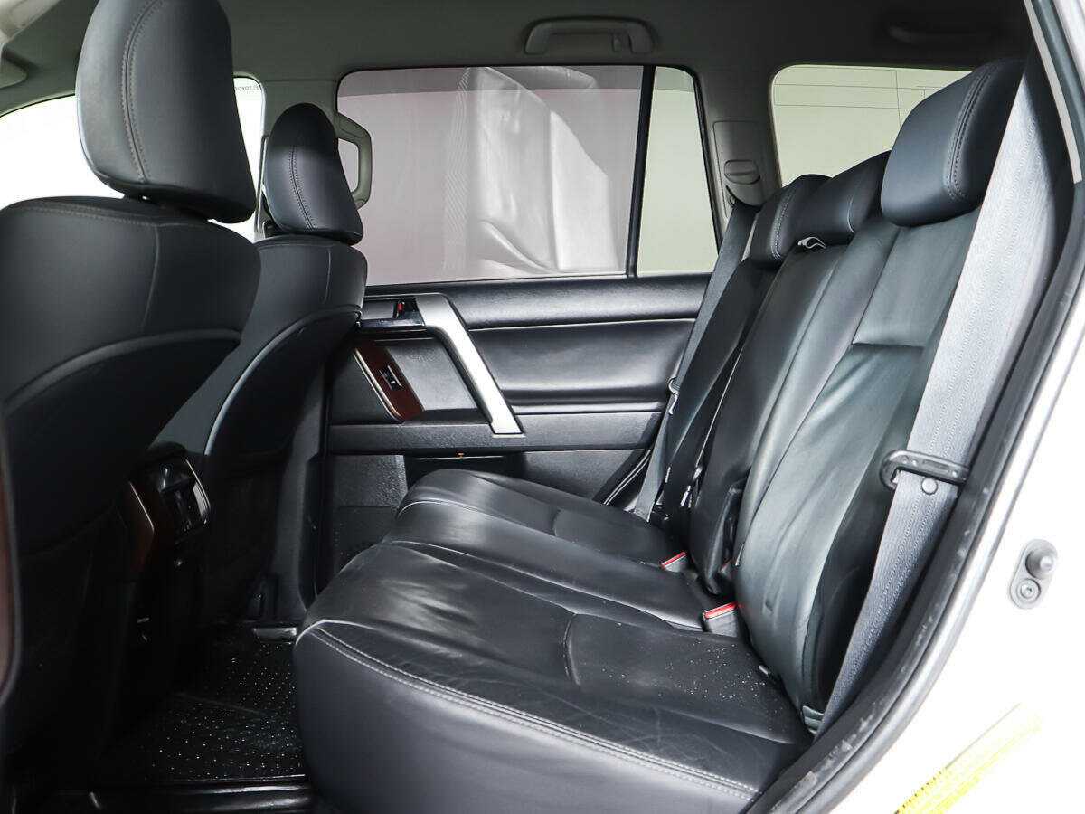 Toyota Land Cruiser Prado с пробегом — 2013 год. Фото: #8