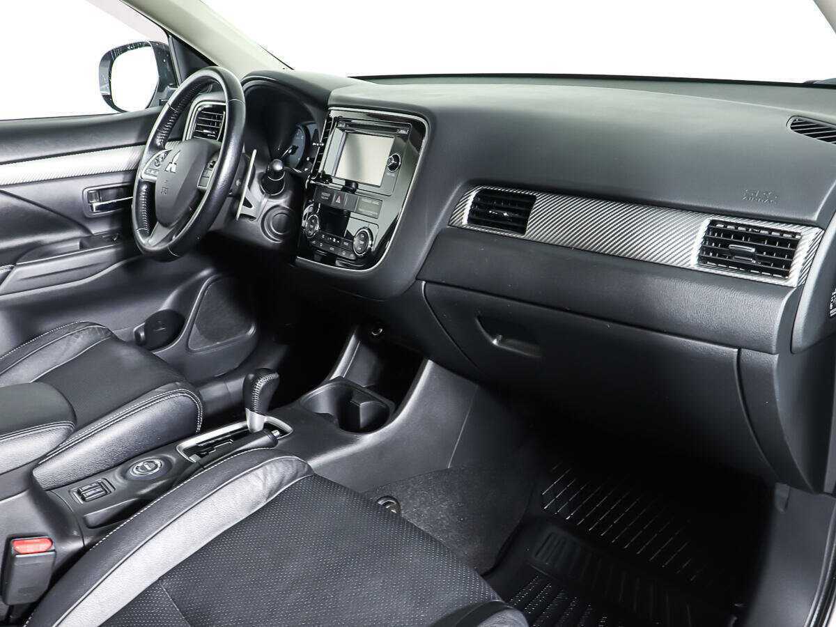 Mitsubishi Outlander с пробегом — 2013 год. Фото: #8