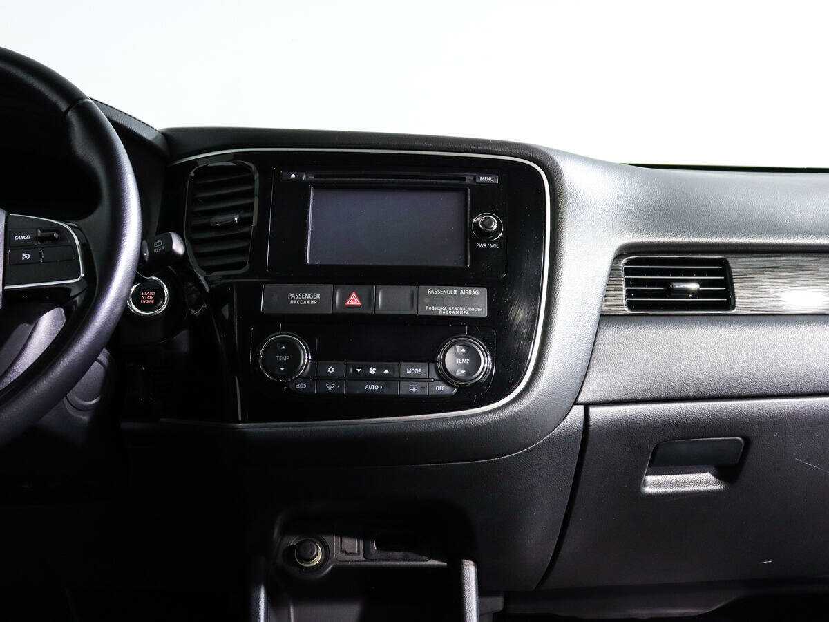 Mitsubishi Outlander с пробегом — 2016 год. Фото: #11