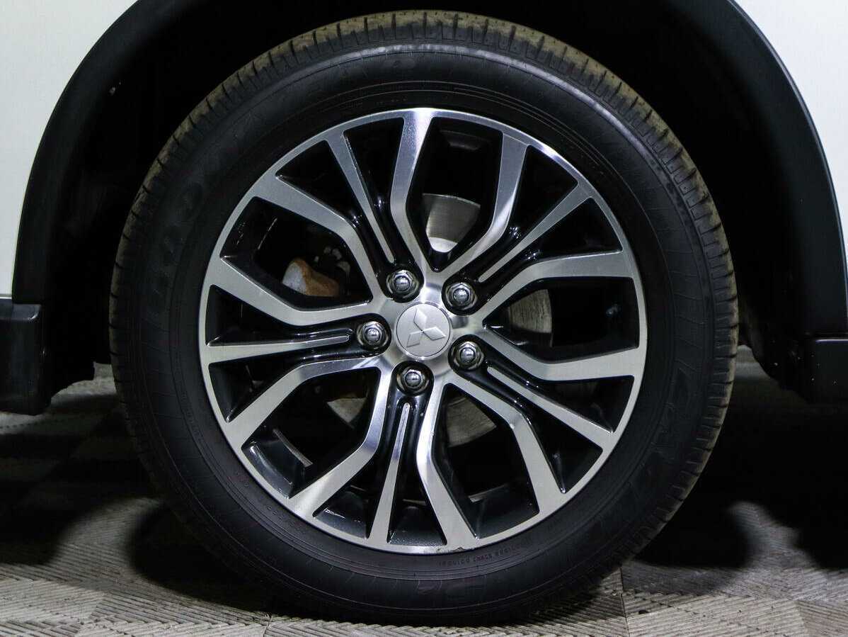 Mitsubishi Outlander с пробегом — 2016 год. Фото: #18