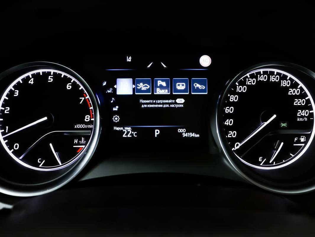 Toyota Camry с пробегом — 2018 год. Фото: #9