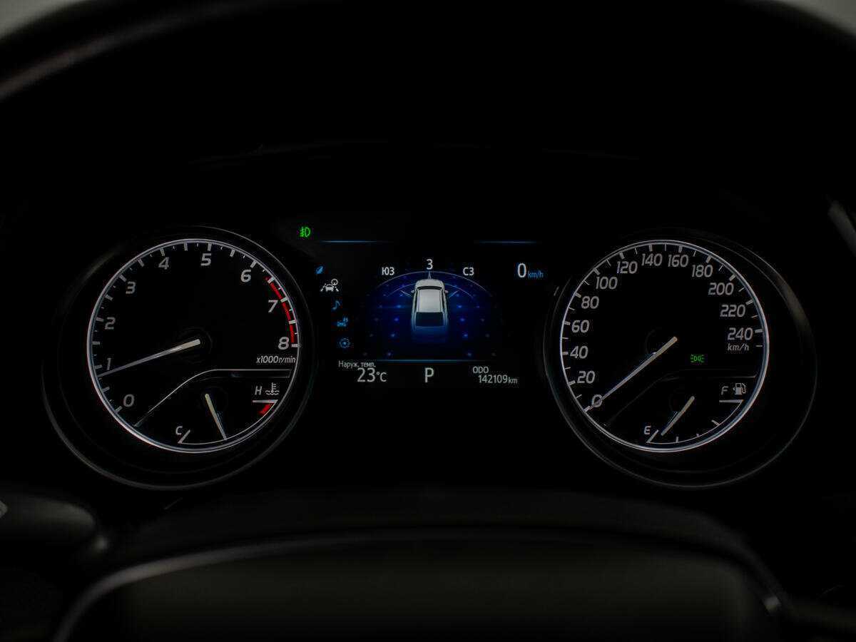 Toyota Camry с пробегом — 2019 год. Фото: #8