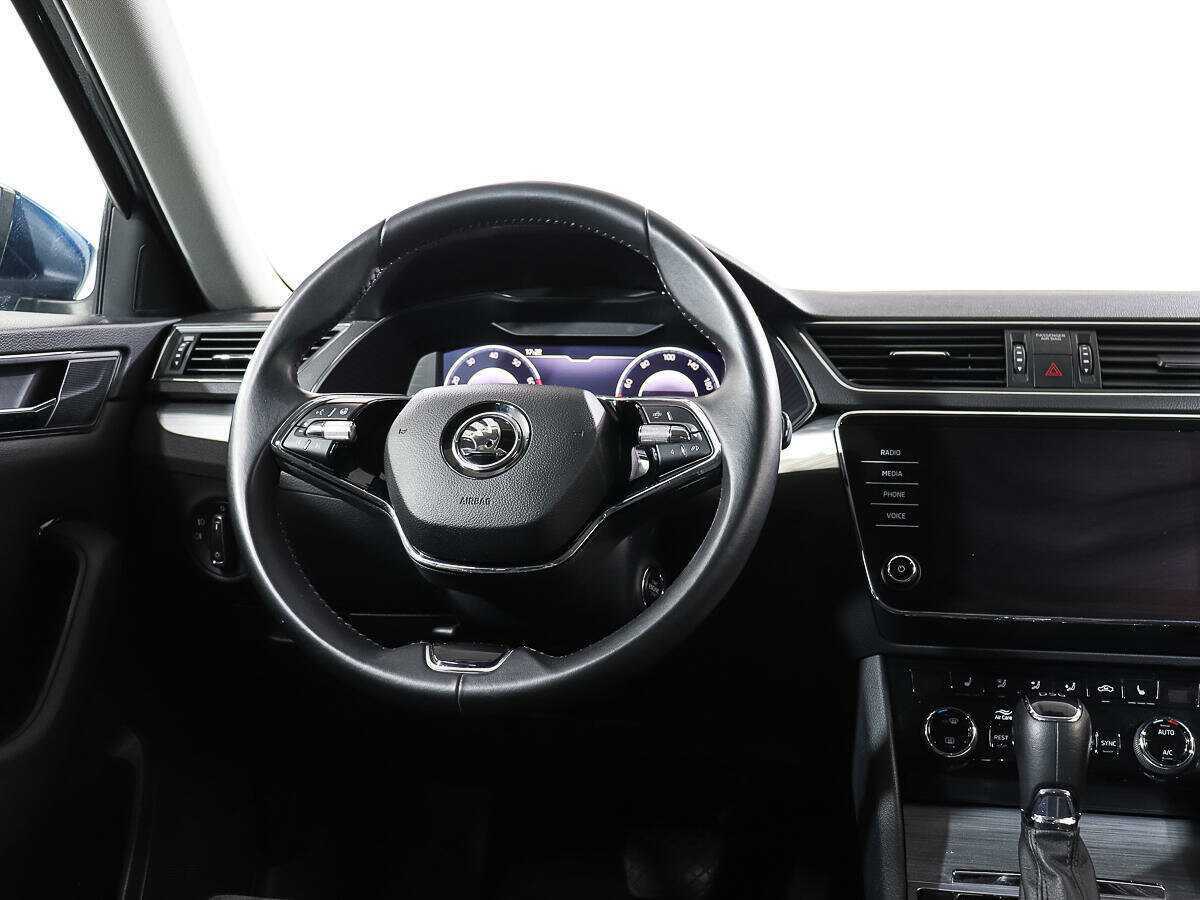 Skoda Superb с пробегом — 2021 год. Фото: #13
