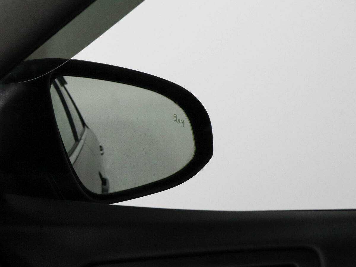 Toyota Camry с пробегом — 2016 год. Фото: #13