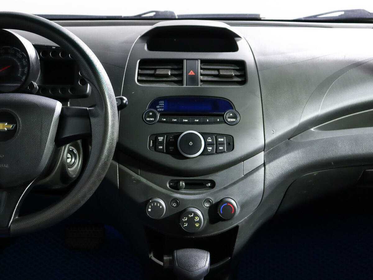 Chevrolet Spark с пробегом — 2012 год. Фото: #12