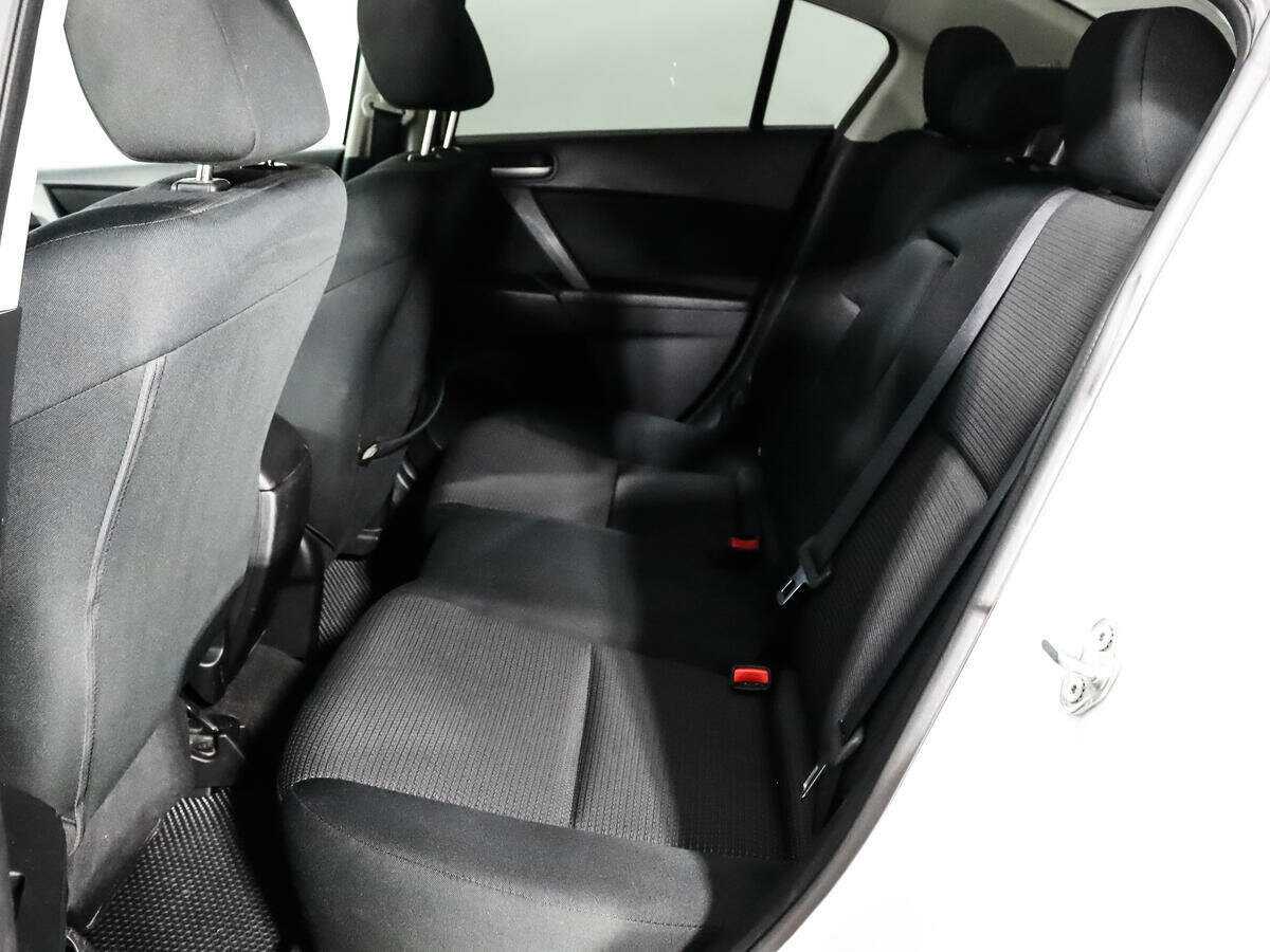 Mazda 3 с пробегом — 2013 год. Фото: #11