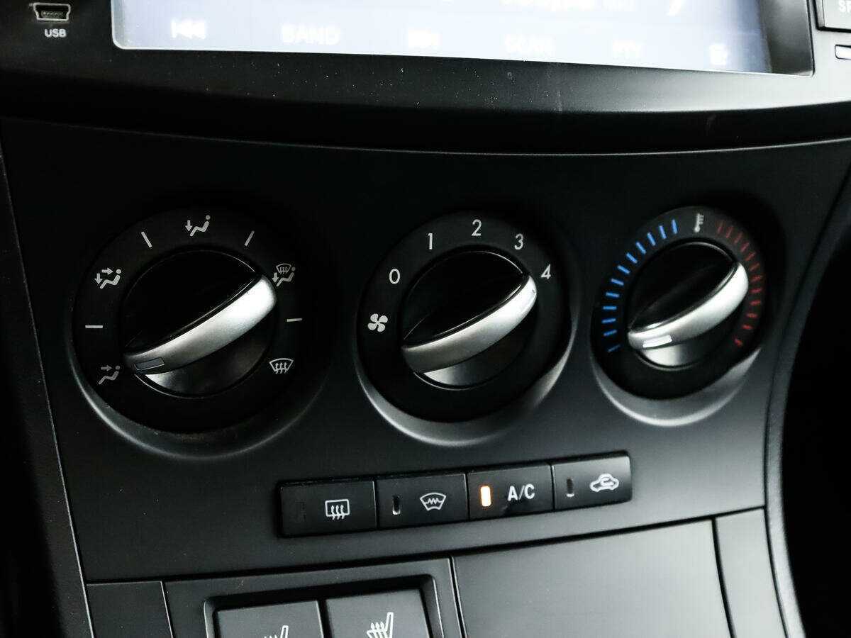 Mazda 3 с пробегом — 2013 год. Фото: #14