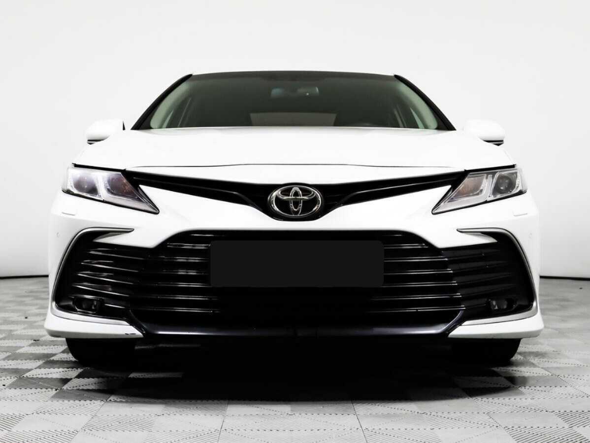 Toyota Camry с пробегом — 2021 год. Фото: #1