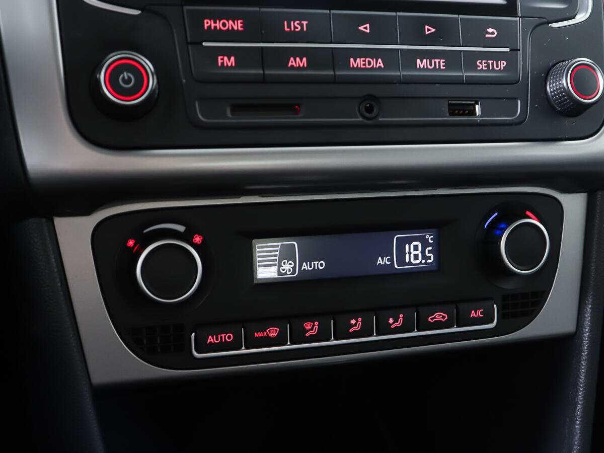 Volkswagen Polo с пробегом — 2016 год. Фото: #15