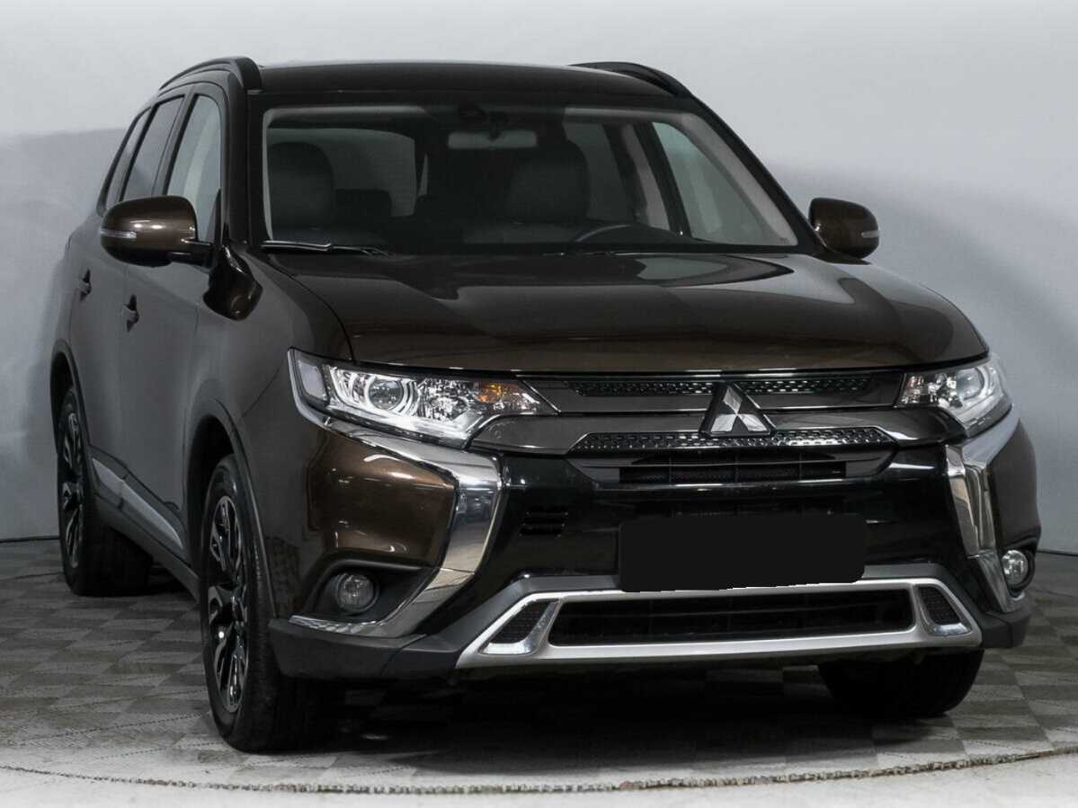 Mitsubishi Outlander с пробегом — 2021 год. Фото: #2