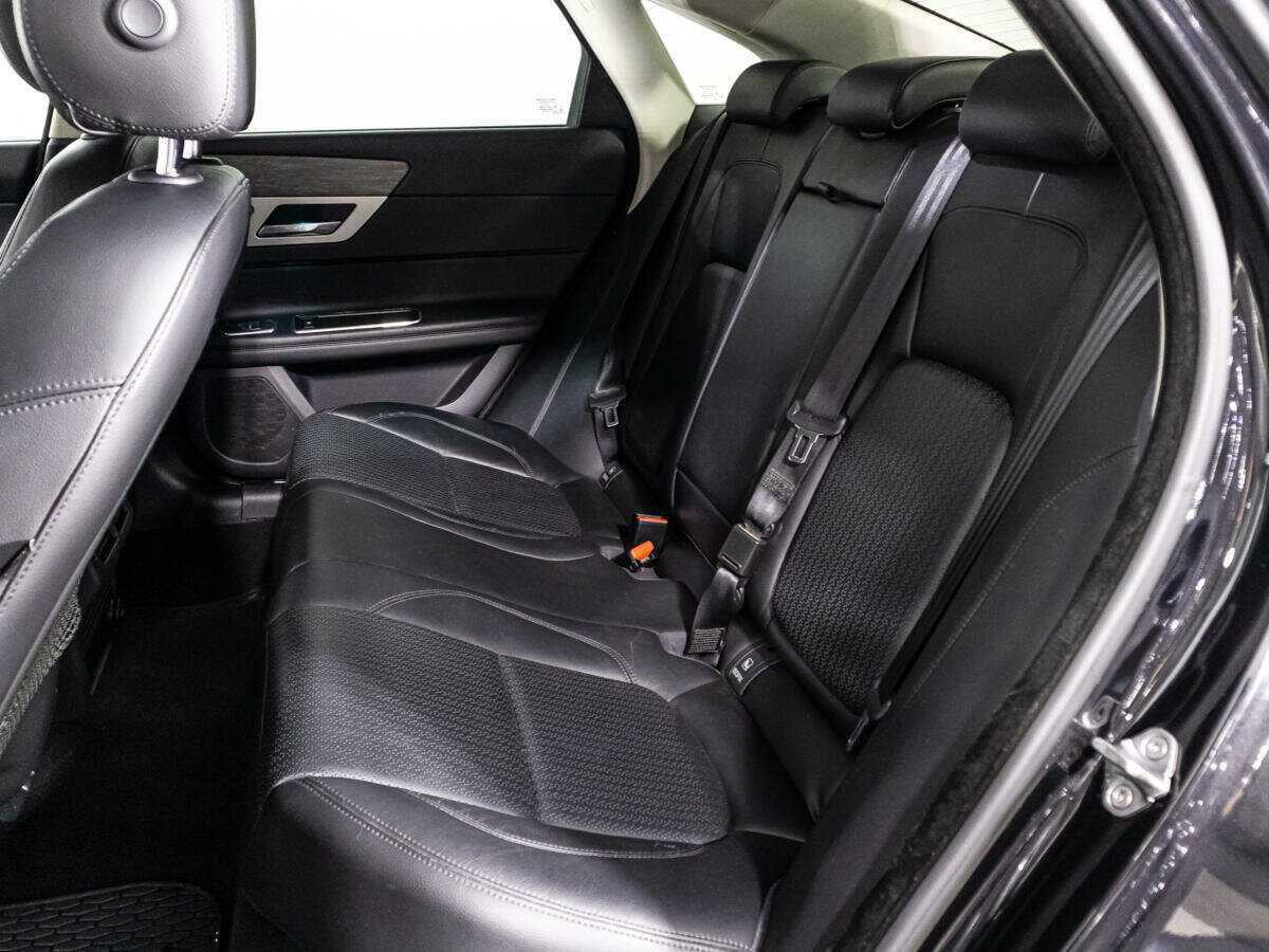 Jaguar XF с пробегом — 2016 год. Фото: #9