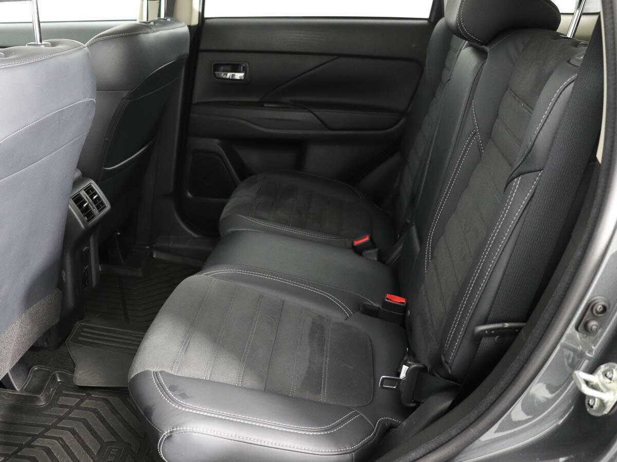 Mitsubishi Outlander с пробегом — 2022 год. Фото: #10