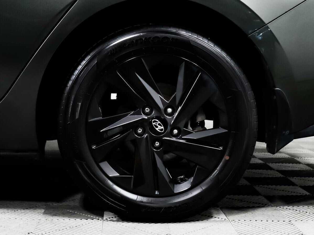 Hyundai Elantra с пробегом — 2021 год. Фото: #13