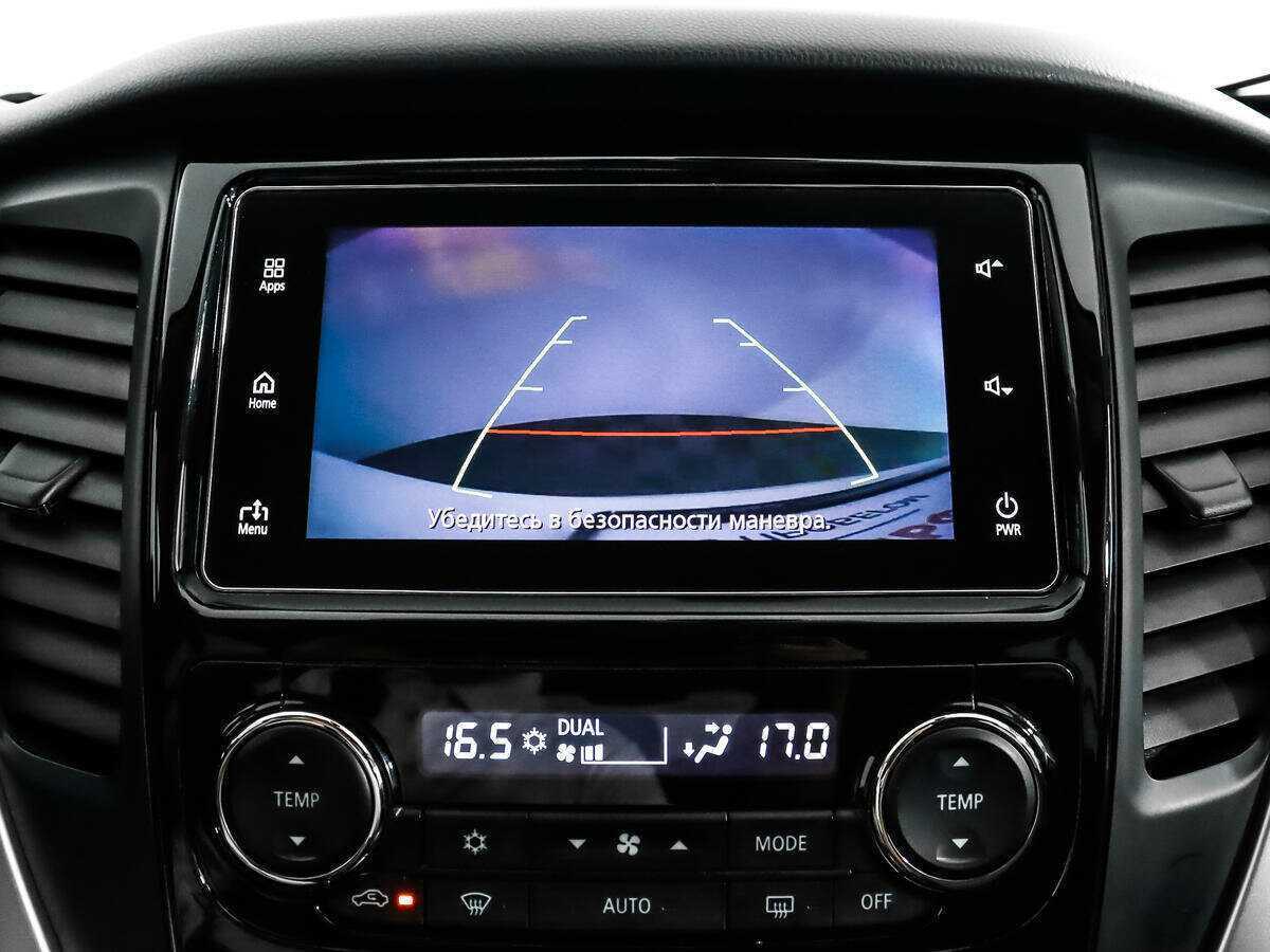 Mitsubishi Pajero Sport с пробегом — 2017 год. Фото: #17