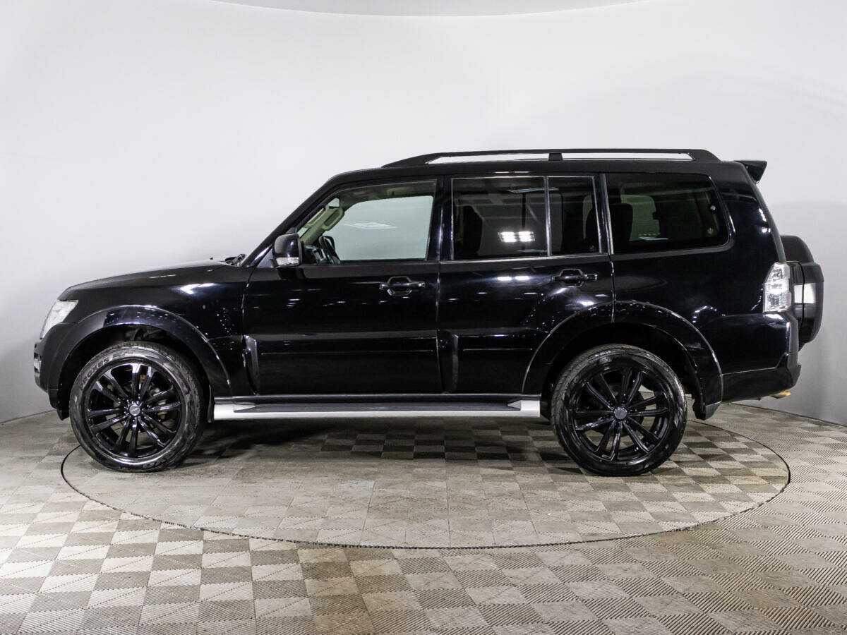 Mitsubishi Pajero с пробегом — 2015 год. Фото: #7