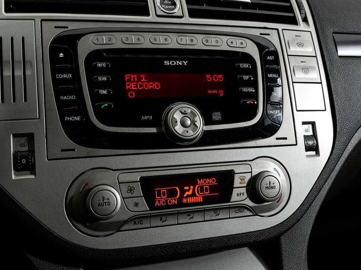 Ford Kuga с пробегом — 2012 год. Фото: #13