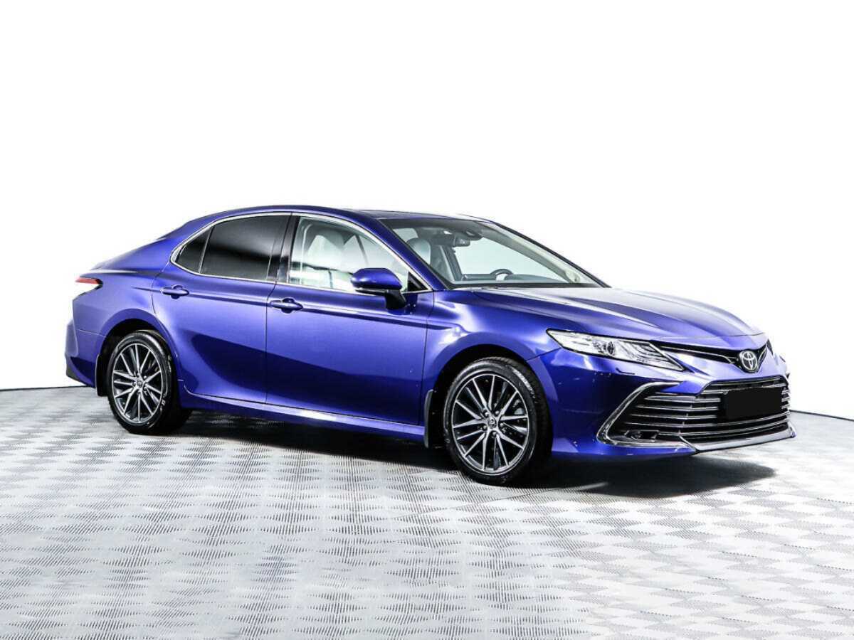 Toyota Camry с пробегом — 2021 год. Фото: #1