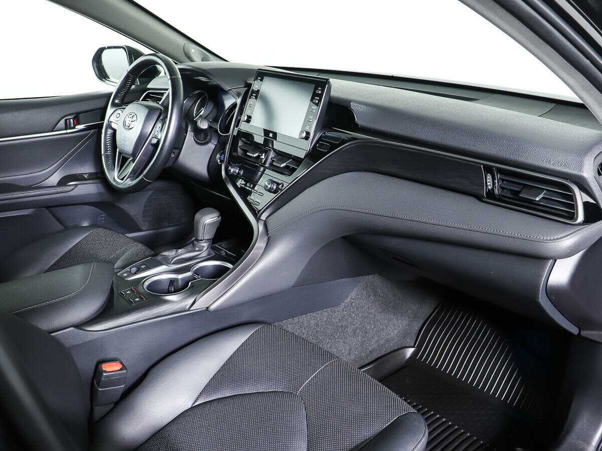 Toyota Camry с пробегом — 2021 год. Фото: #7