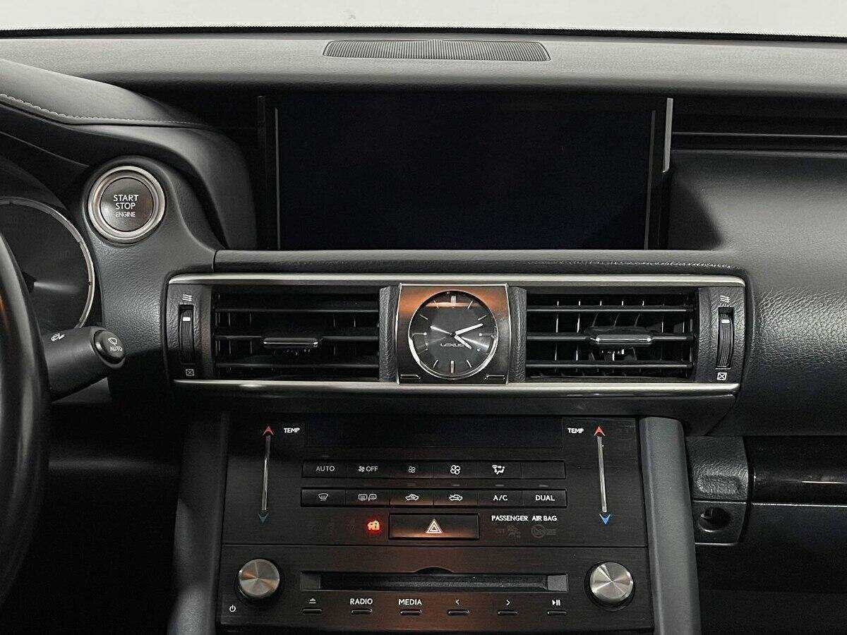 Lexus IS с пробегом — 2018 год. Фото: #9