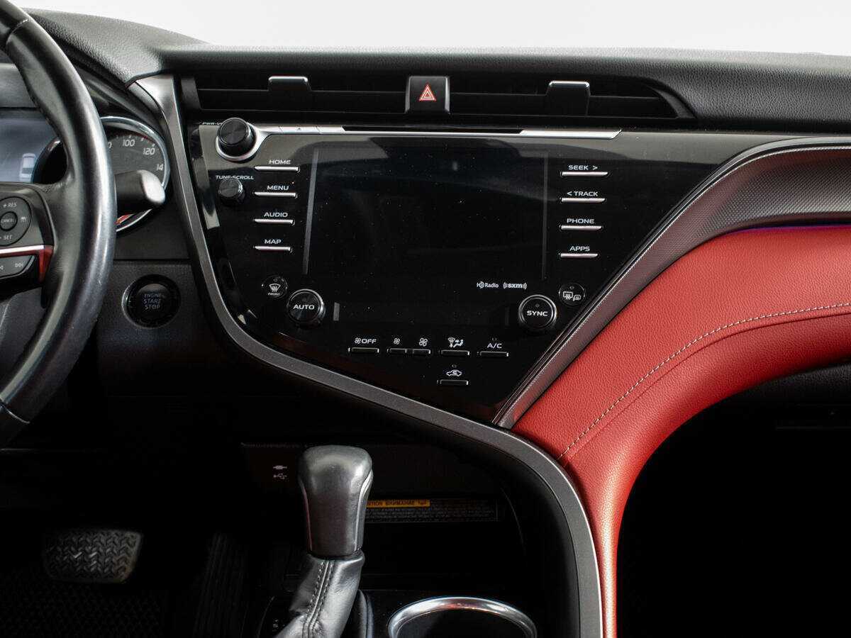 Toyota Camry с пробегом — 2019 год. Фото: #10