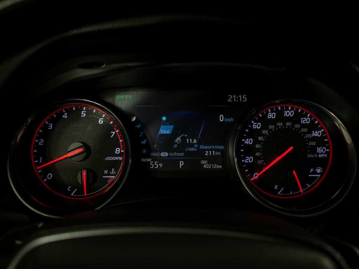 Toyota Camry с пробегом — 2019 год. Фото: #11