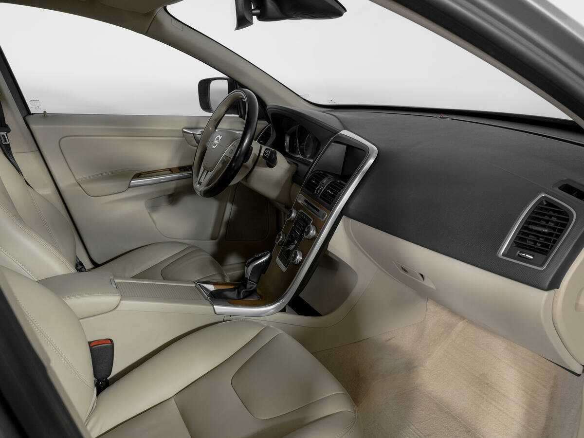 Volvo XC60 с пробегом — 2015 год. Фото: #8