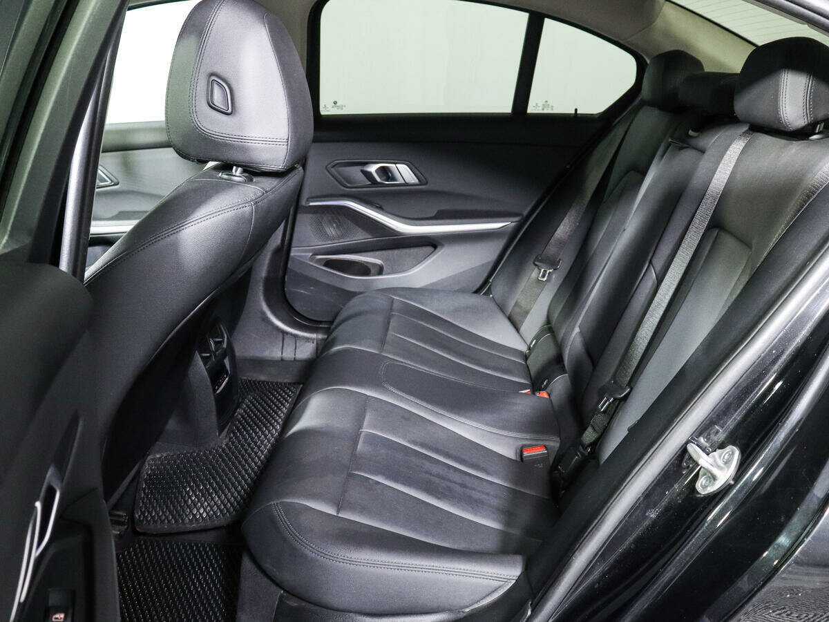 BMW 3 серии с пробегом — 2020 год. Фото: #9