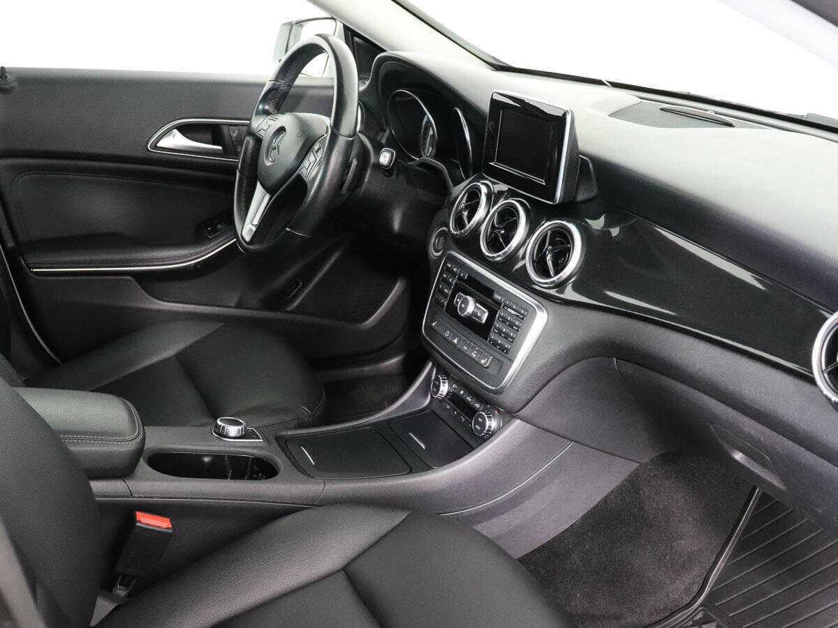 Mercedes-Benz CLA с пробегом — 2014 год. Фото: #6