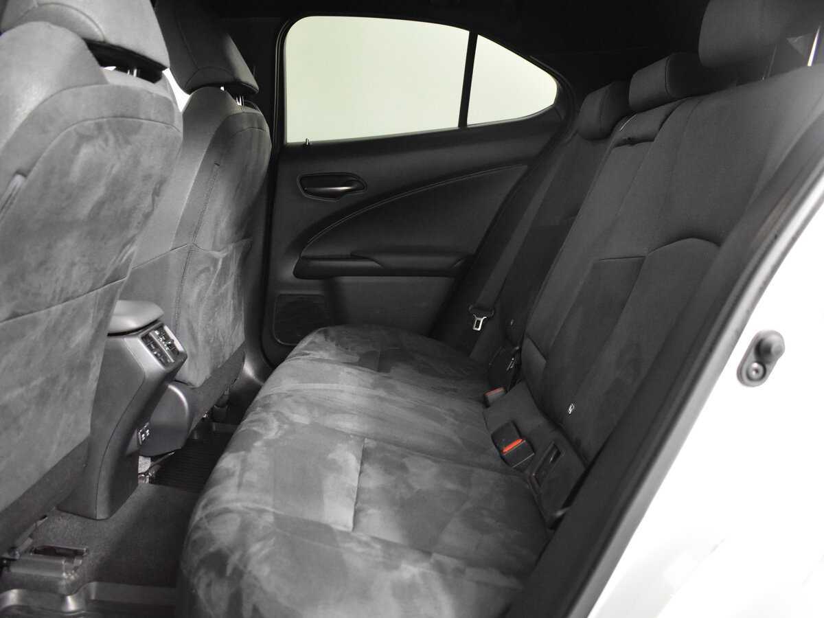 Lexus UX с пробегом — 2019 год. Фото: #6