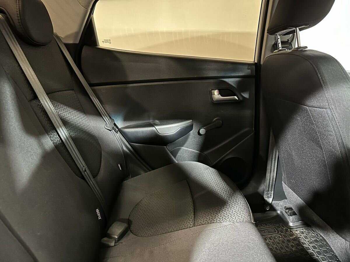 Kia Rio с пробегом — 2017 год. Фото: #10