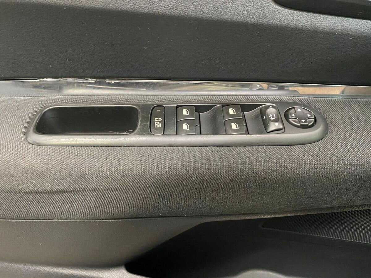 Peugeot 3008 с пробегом — 2012 год. Фото: #14