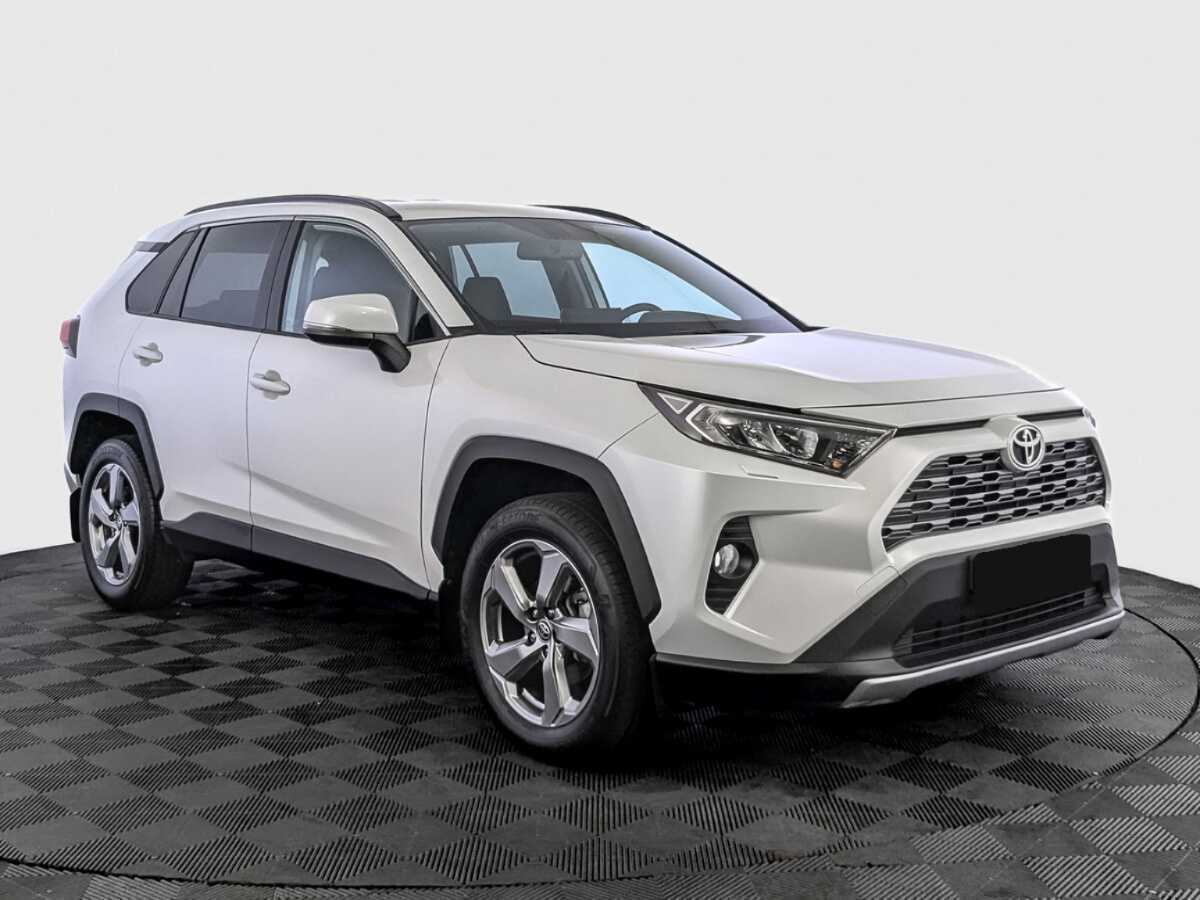 Toyota RAV4 с пробегом — 2021 год. Фото: #2