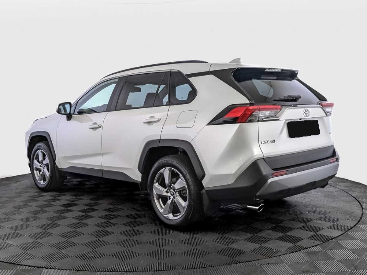Toyota RAV4 с пробегом — 2021 год. Фото: #6