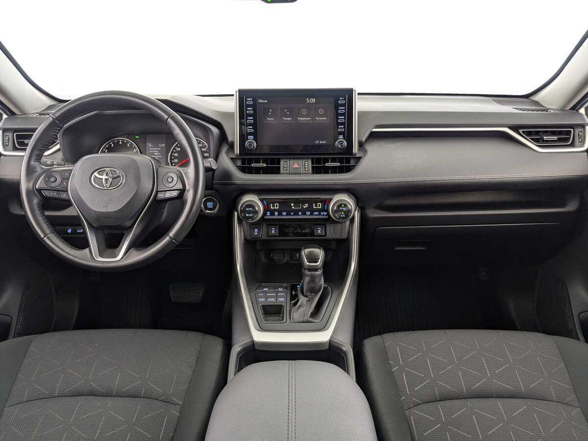 Toyota RAV4 с пробегом — 2021 год. Фото: #9