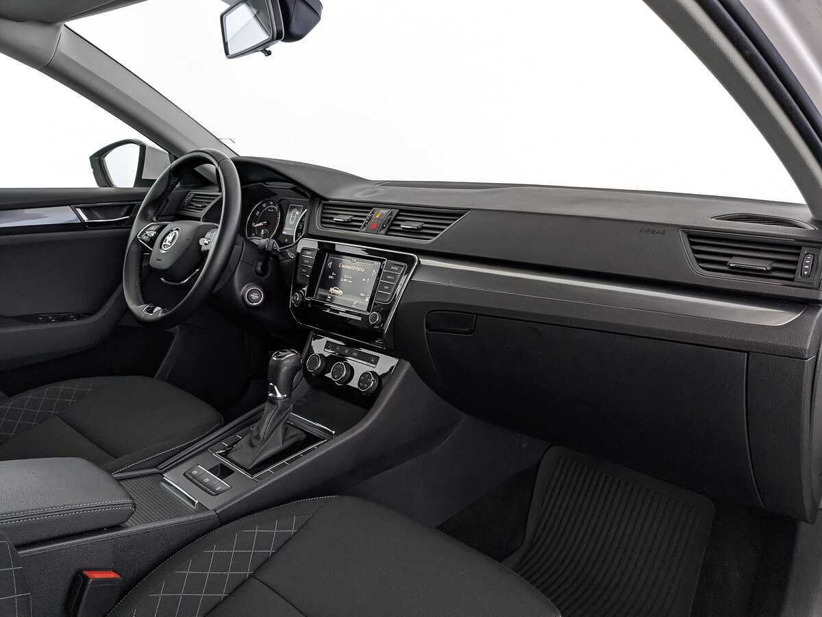 Skoda Superb с пробегом — 2021 год. Фото: #8