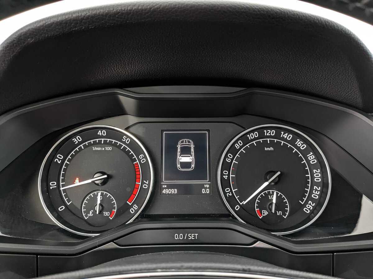 Skoda Superb с пробегом — 2021 год. Фото: #11