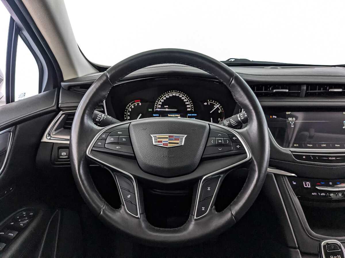 Cadillac XT5 с пробегом — 2016 год. Фото: #17