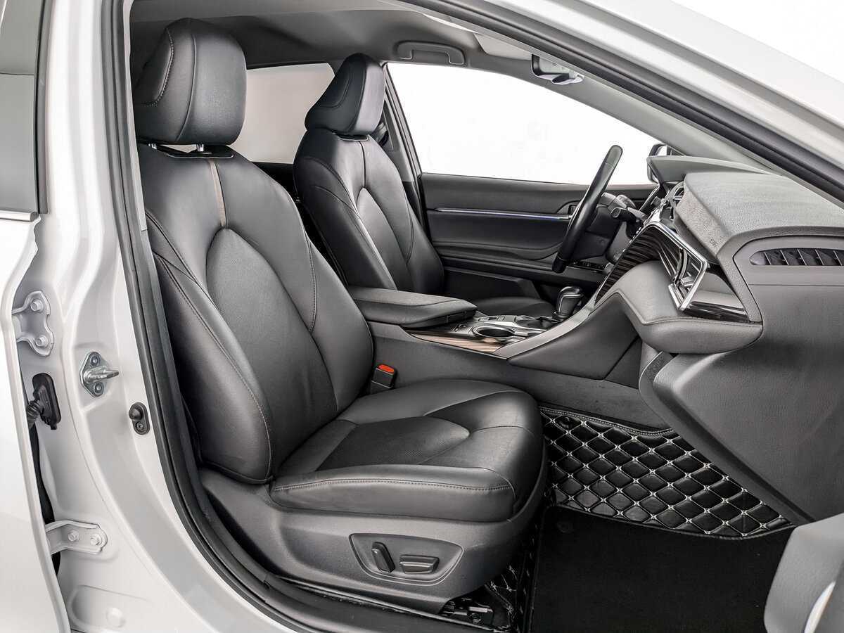 Toyota Camry с пробегом — 2021 год. Фото: #20