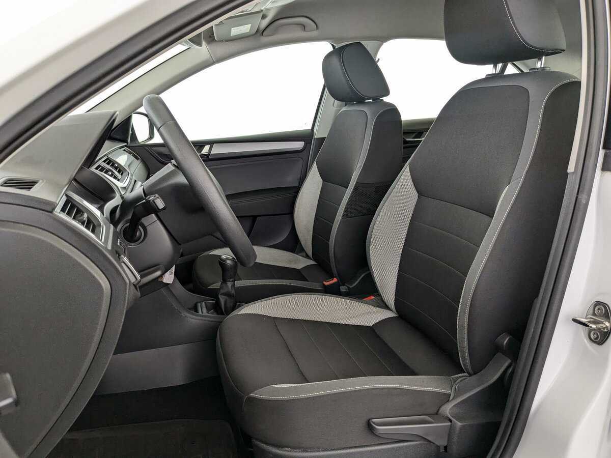 Skoda Rapid с пробегом — 2019 год. Фото: #12