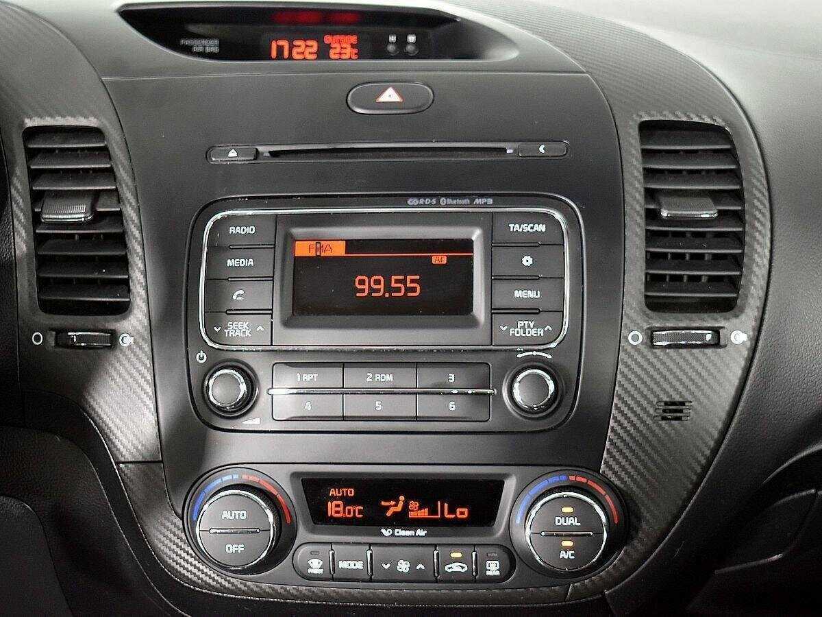 Kia Cerato с пробегом — 2013 год. Фото: #12