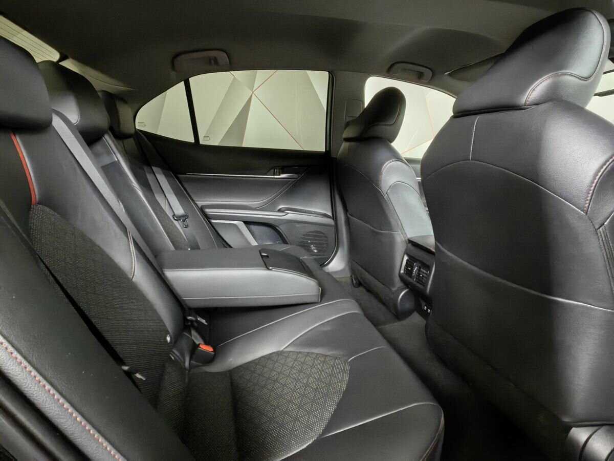 Toyota Camry с пробегом — 2021 год. Фото: #11