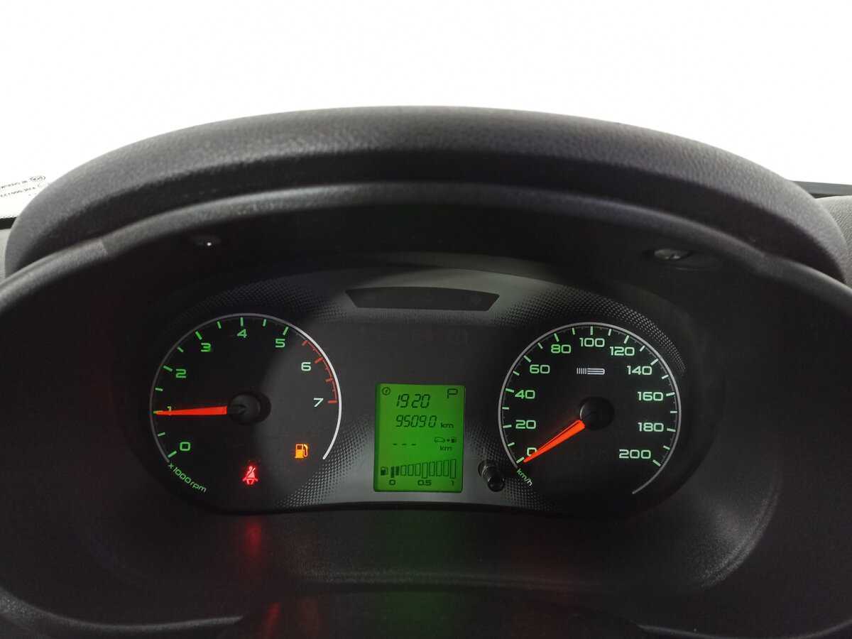 Lada (ВАЗ) Granta с пробегом — 2013 год. Фото: #10