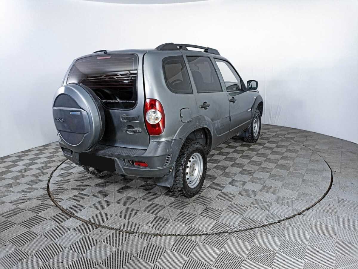 Chevrolet Niva с пробегом — 2012 год. Фото: #4