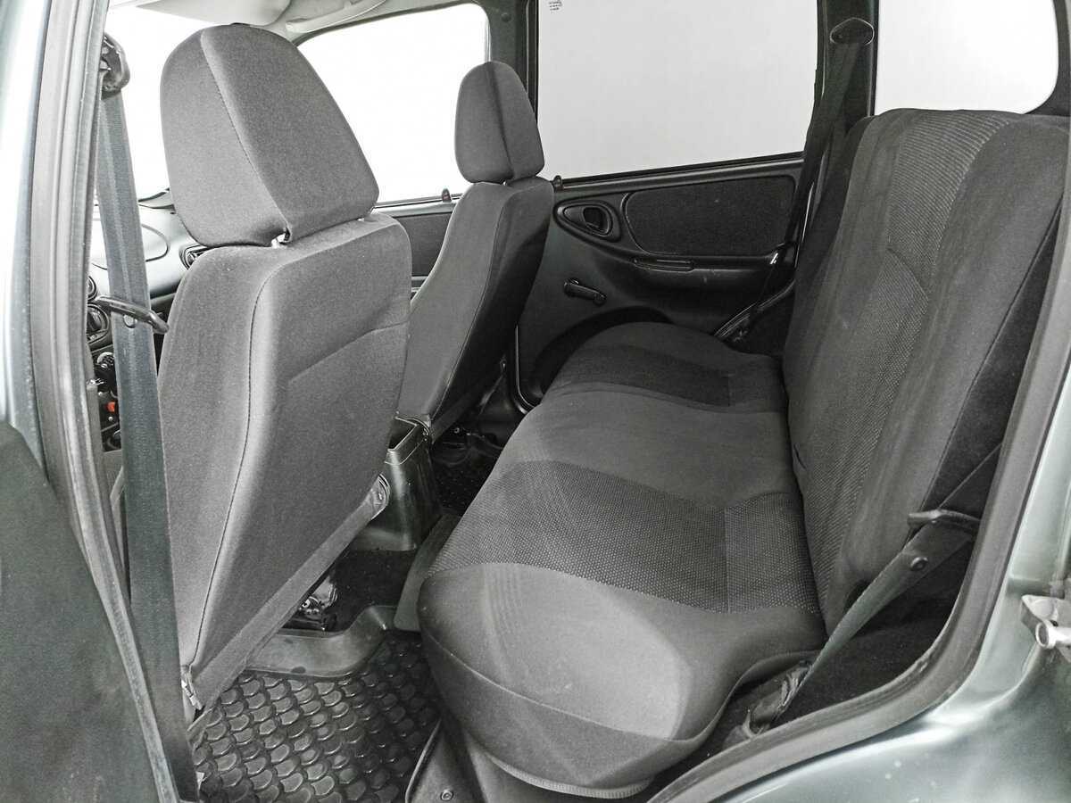 Chevrolet Niva с пробегом — 2012 год. Фото: #9