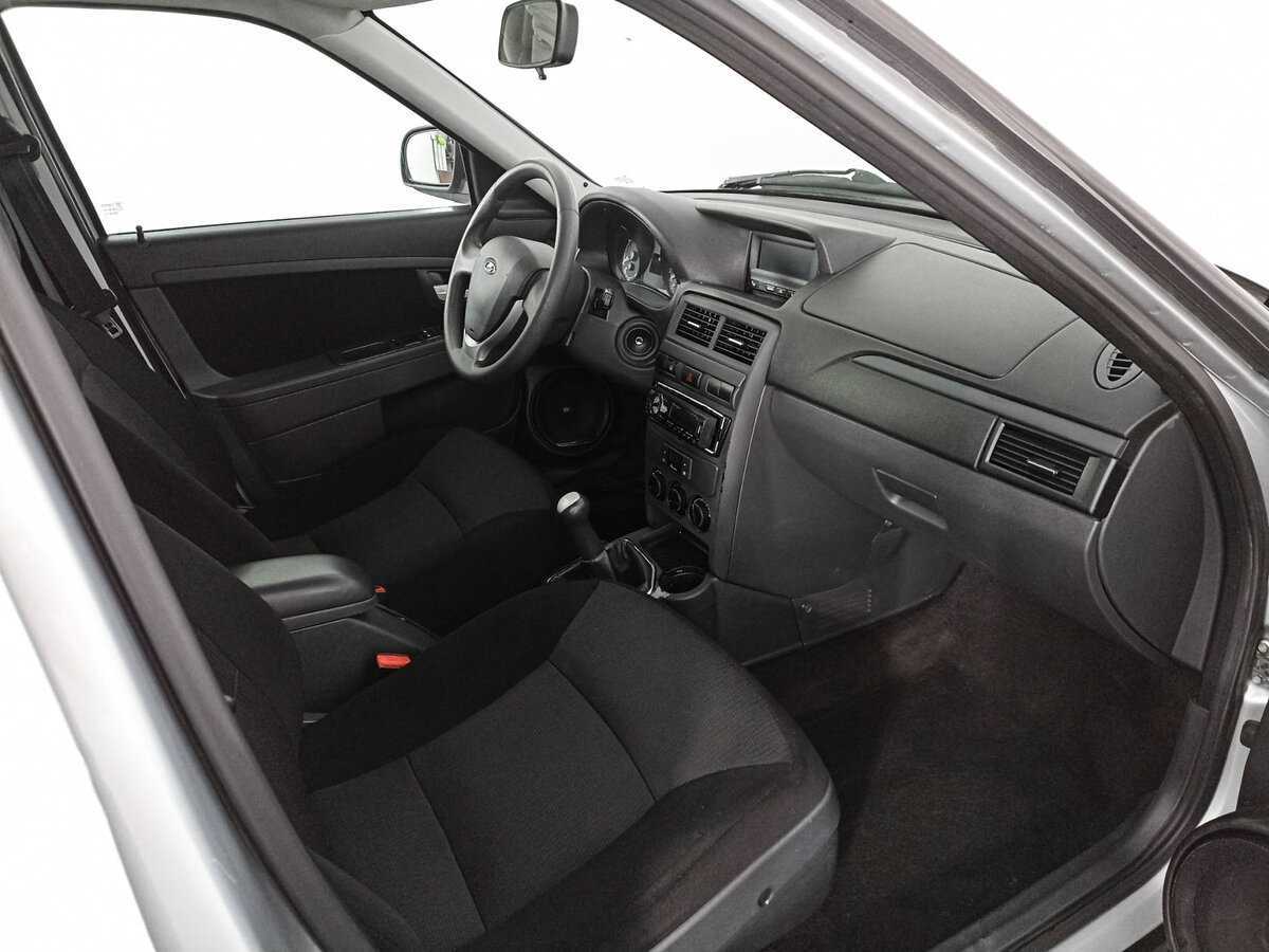 Lada (ВАЗ) Priora с пробегом — 2014 год. Фото: #8