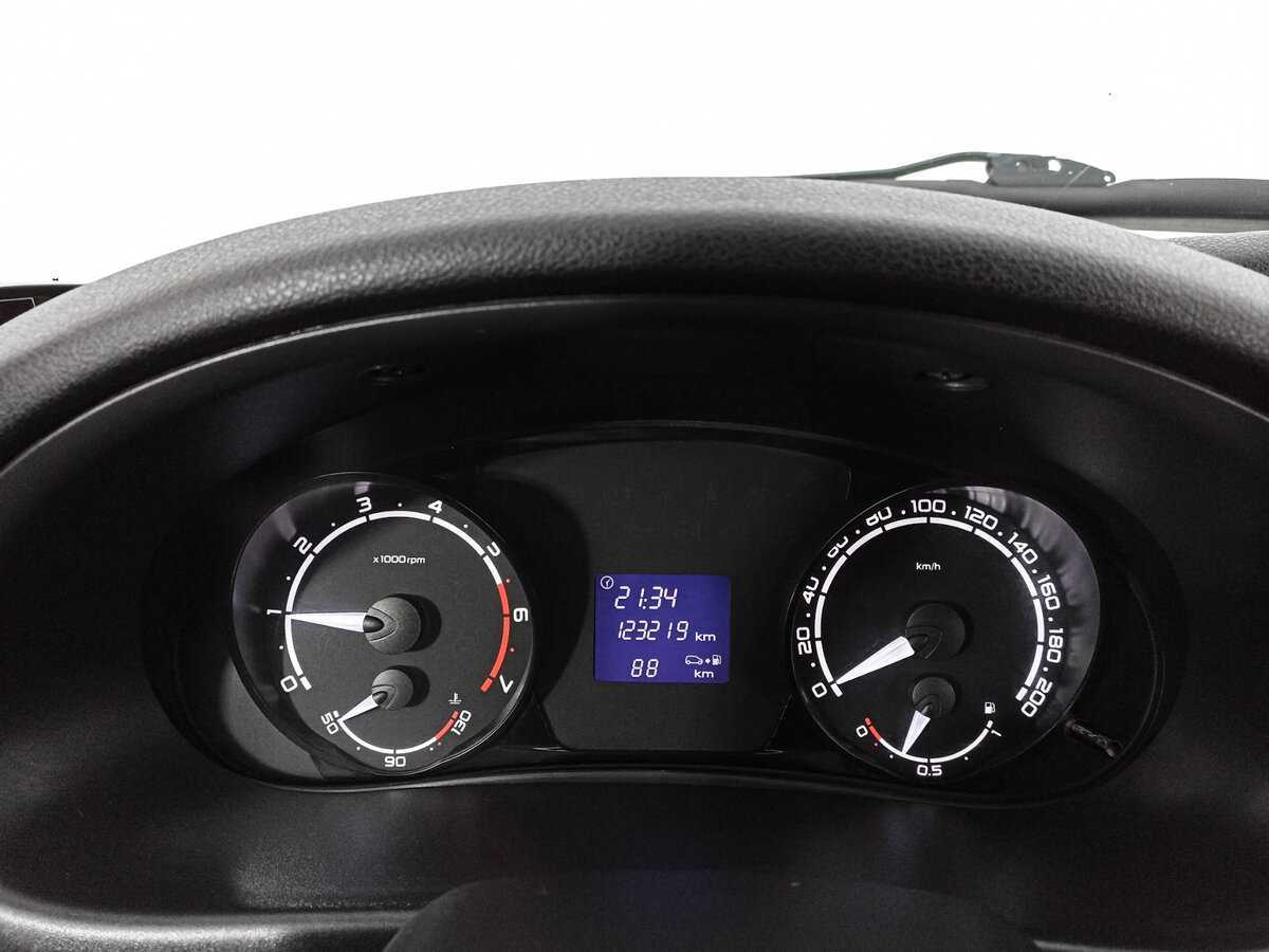 Lada (ВАЗ) Priora с пробегом — 2014 год. Фото: #10