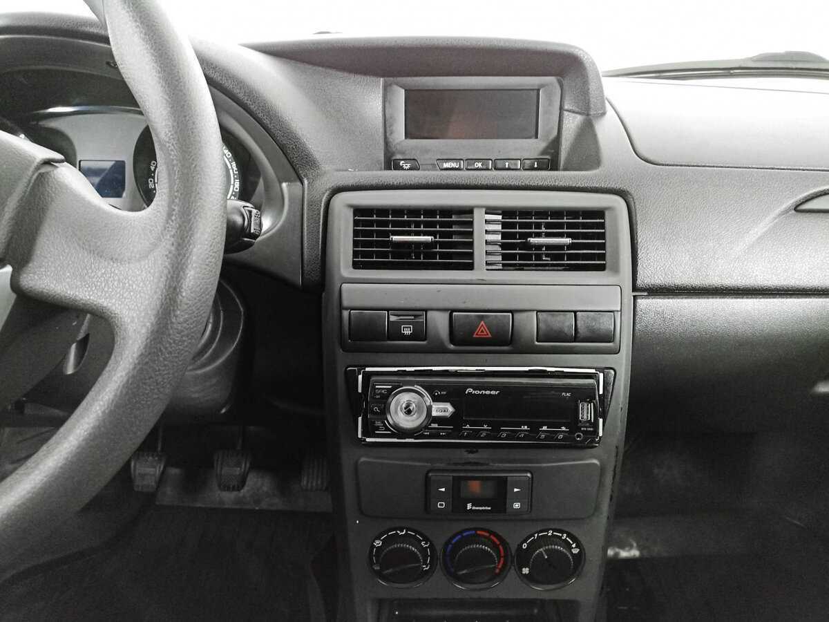 Lada (ВАЗ) Priora с пробегом — 2014 год. Фото: #12