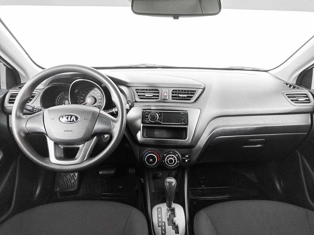 Kia Rio с пробегом — 2013 год. Фото: #8