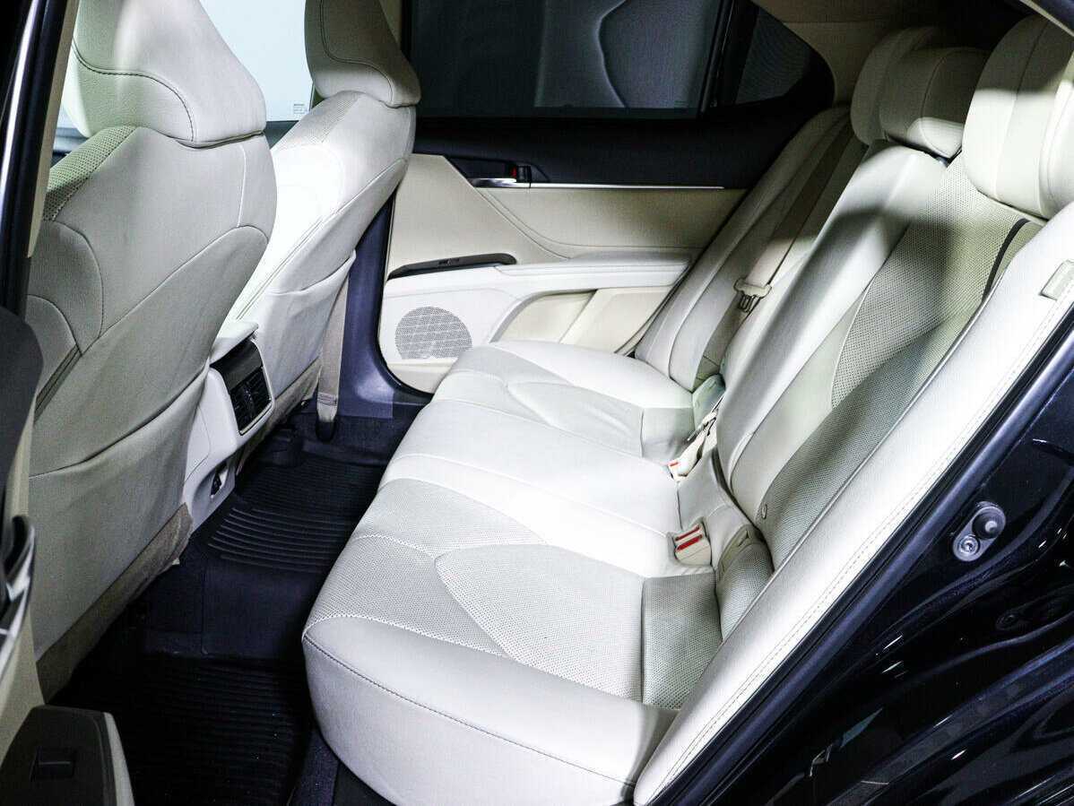 Toyota Camry с пробегом — 2021 год. Фото: #7