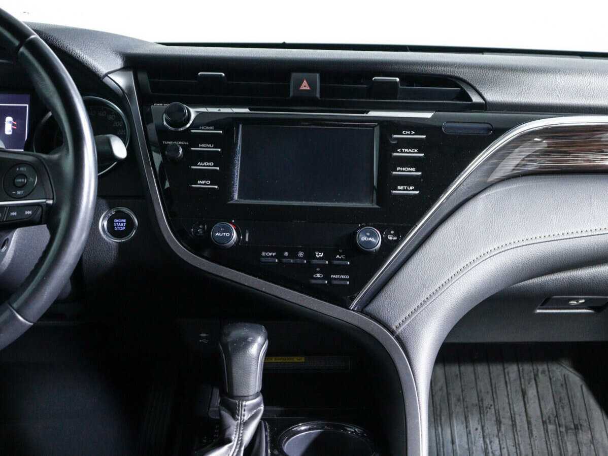 Toyota Camry с пробегом — 2020 год. Фото: #12